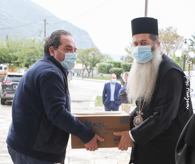 «ΑΠΟΣΤΟΛΗ»: Μαζί με τον Μασούτη και τη Μητρόπολη Φθιώτιδος διένειμαν 4.480 γεύματα για τις μέρες του lockdown στη Λοκρίδα / Φωτογραφία: Δημήτριος Ανάγνου