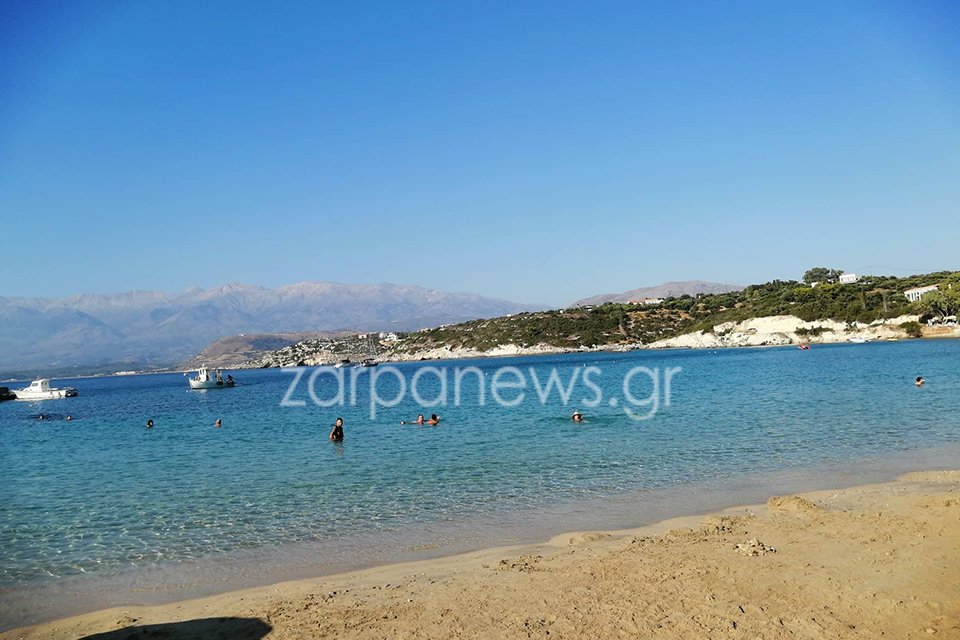 Την παραλία Μαράθι επισκέφθηκαν ο Κυριάκος Μητσοτάκης και η σύζυγός του