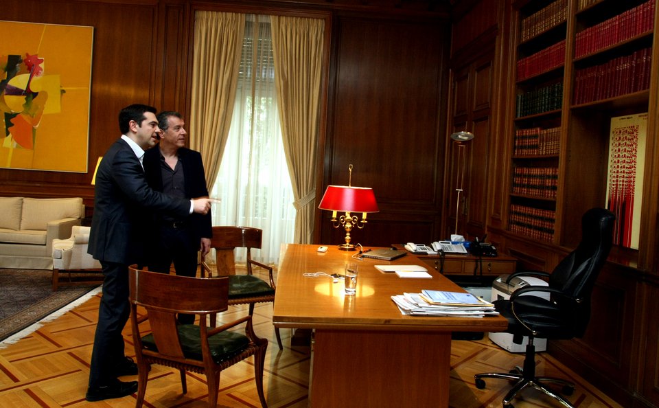 Μάλιστα, τον έδειχνε με περηφάνια και στον πρόεδρο του Ποταμιού, Σταύρο Θεοδωράκη.