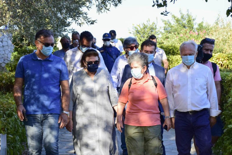 λινα μενδωνη