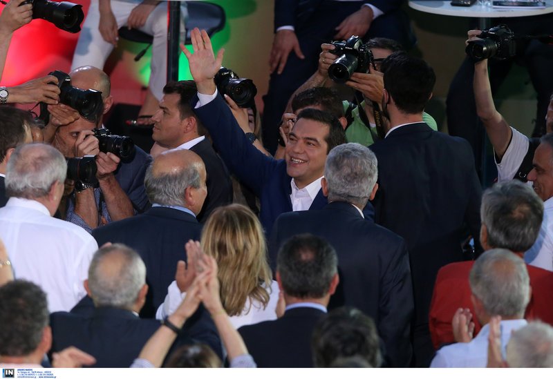 Ο Αλέξης Τσίπρας μπαίνει στο μέγαρο Μουσικής