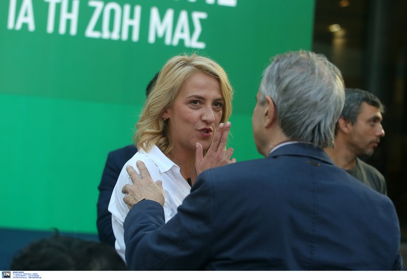 Η Ρένα Δούρου