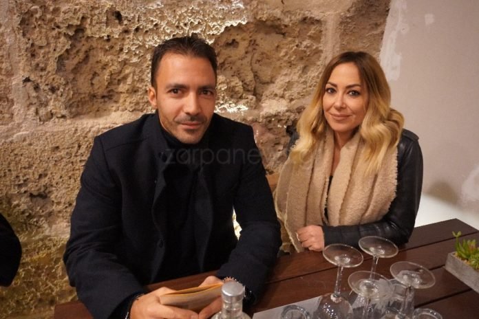 Ο Βασίλης Μουντάκης και η Μελίνα Ασλανίδου σε εκδήλωση στα Χανιά