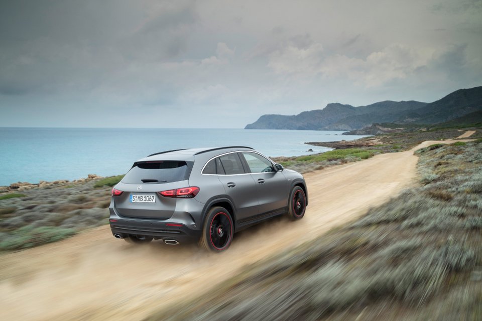 Επίσημη παρουσίαση της νέας Mercedes GLA