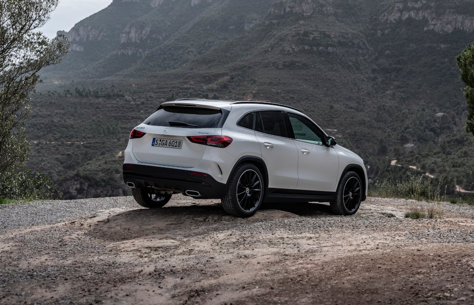 Πόσο στοιχίζει η πιο προσιτή Mercedes GLA στην Ελλάδα;