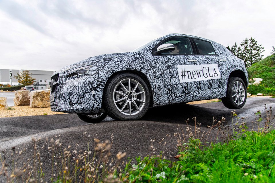 Στις 11 Δεκεμβρίου η αποκάλυψη της νέας Mercedes GLA