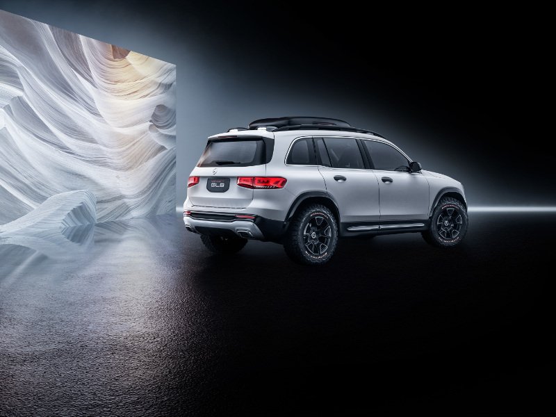 Με... άγριες διαθέσεις έρχεται η GLB, το νέο SUV της Mercedes