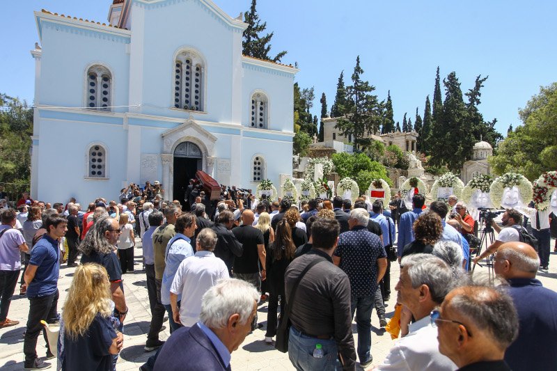 Κηδεία Νίκου Αλέφαντου