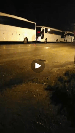 Πούλμαν που μεταφέρουν μετανάστες