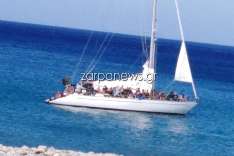 Ιστιοπλοϊκό γεμάτο μετανάστες ανοιχτά των Χανίων