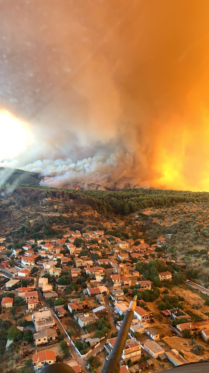 Συγκλονιστικές εικόνες μέσα από τα Σινούκ του Στρατού