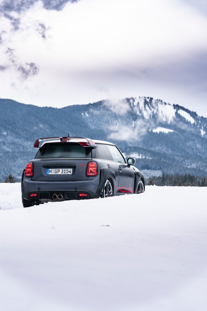 MINI John Cooper Works GP: Ειδικά ελαστικά και για το χιόνι
