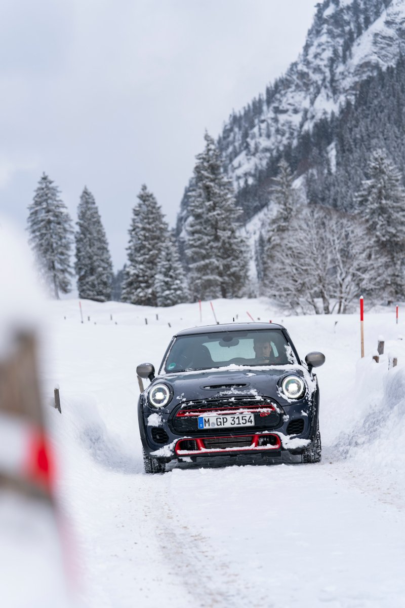 MINI John Cooper Works GP: Ειδικά ελαστικά και για το χιόνι