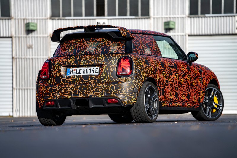 Το MINI John Cooper Works «στρέφεται» στον ηλεκτρισμό
