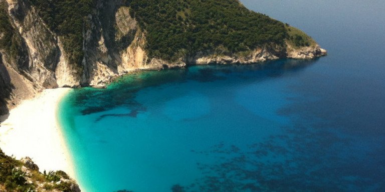 Η διάσημη παραλία Μύρτος στην Κεφαλονιά