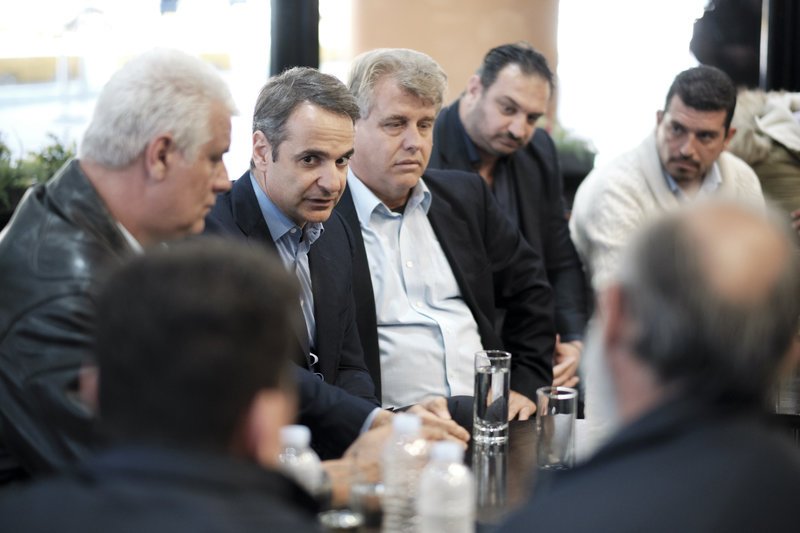 Ο Κυριάκος Μητσοτάκης με παράγοντες του