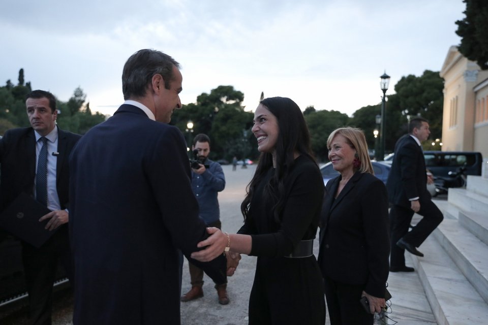 Η Δόμνα Μιχαηλίδου υποδέχεται τον πρωθυπουργό