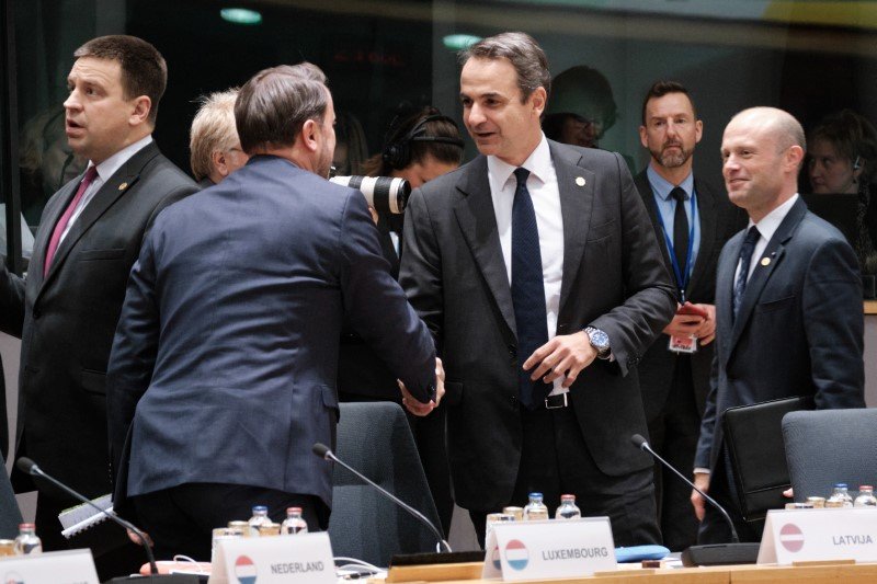 Μητσοτάκης Μπέτελ χειραψία