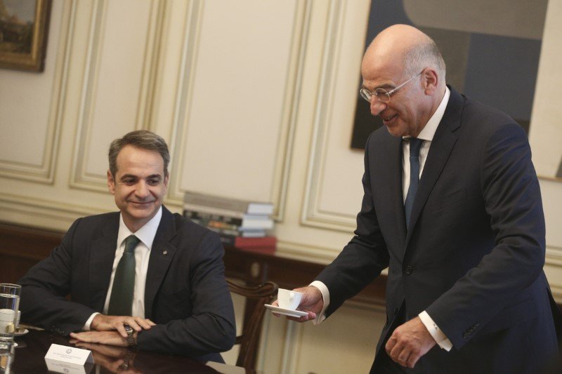Έκτακτη σύσκεψη του πρωθυπουργού με τον ΥΠΕΞ Ν. Δένδια στο Μαξίμου για την τουρκική NAVTEX / Φωτογραφία: Nikos Libertas / SOOC