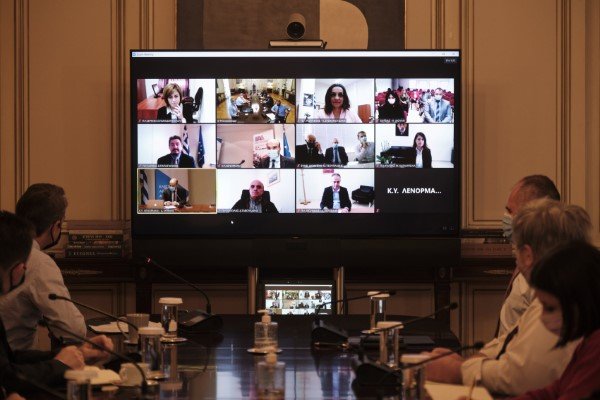 Κατά τη διάρκεια της τηλεδιάσκεψης συζητήθηκε η περαιτέρω εντατικοποίηση των ελέγχων για τα μέτρα που έχουν τεθεί σε ισχύ για την αποτροπή διασποράς του κορωνοϊού-Φωτογραφία: ΓτΠ ΠΑΠΑΜΗΤΣΟΣ ΔΗΜΗΤΡΗΣ