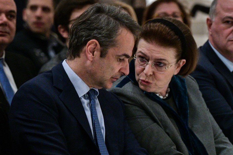Κυριάκος Μητσοτάκης και Λίνα Μενδώνη (EUROKINISSI/ ΤΑΤΙΑΝΑ ΜΠΟΛΑΡΗ)