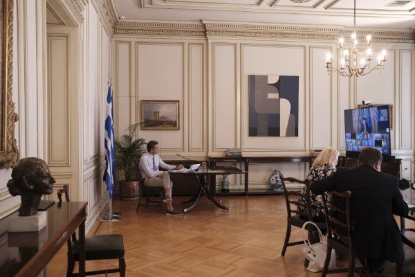Ο Κυριάκος Μητσοτάκης κατά την τηλεδιάσκεψη με τους ηγέτες της ΕΕ / Φωτογραφία: ΓτΠ/ΠΑΠΑΜΗΤΣΟΣ ΔΗΜΗΤΡΗΣ