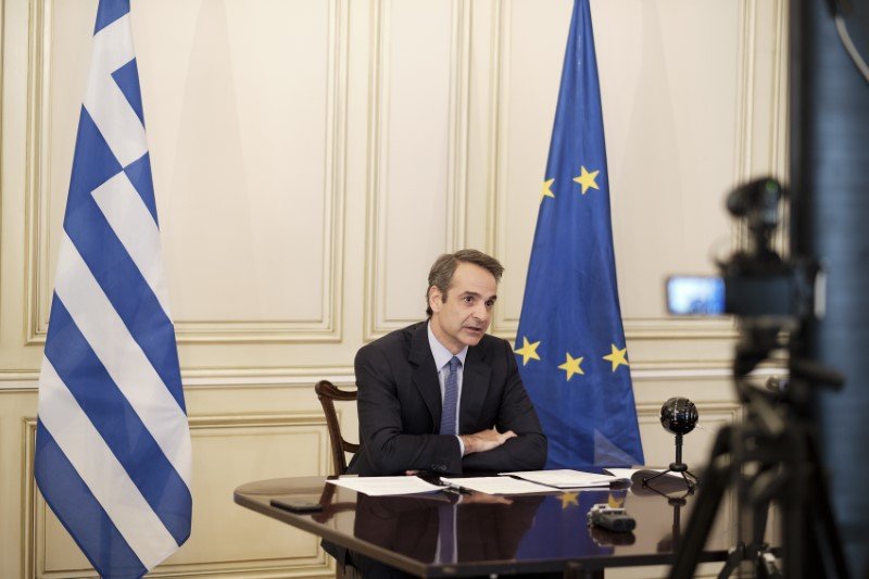 «Εχουμε υπάρξει σχετικά πετυχημένοι στην "επιπεδοποίηση" της καμπύλης αλλά όλοι γνωρίζουμε ότι εκτός εάν ανακαλύψουμε εμβόλιο δεν θα είμαστε απολύτως ασφαλείς» τόνισε ο πρωθυπουργός -Φωτογραφία: ΓτΠ/Δημήτρης Παπαμήτσος