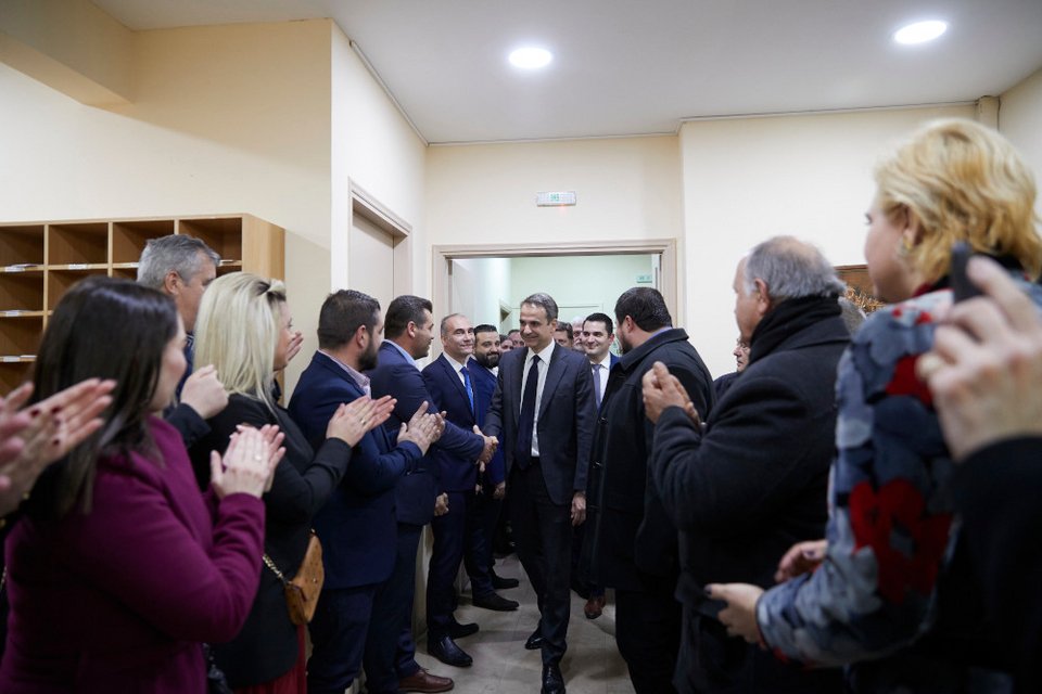 Μητσοτάκης από Καματερό: «Όσο πιο πολλά τα προβλήματα, τόσο μεγαλύτερο το ενδιαφέρον» [εικόνες]