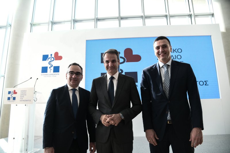 Μητσοτάκης και Κικίλιας στην καμπάνια για τον αντικαπνιστικό νόμο