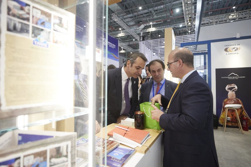 Ο πρωθυπουργός κατά την επίσκεψή του στην China International Import Expo 2019
