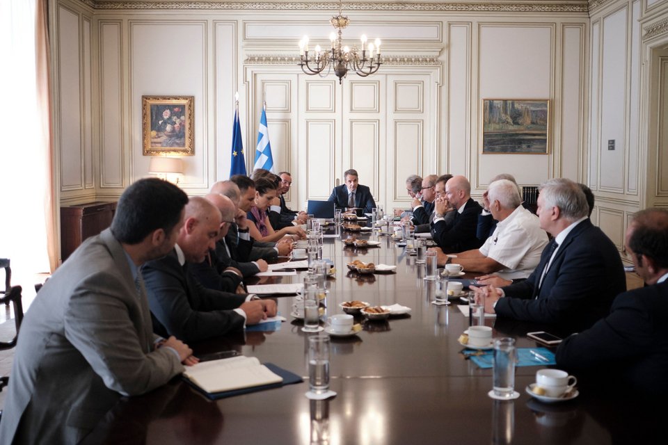 Ο πρωθυπουργός, Κυριάκος Μητσοτάκης με εκπροσώπους των κοινωνικών εταίρων