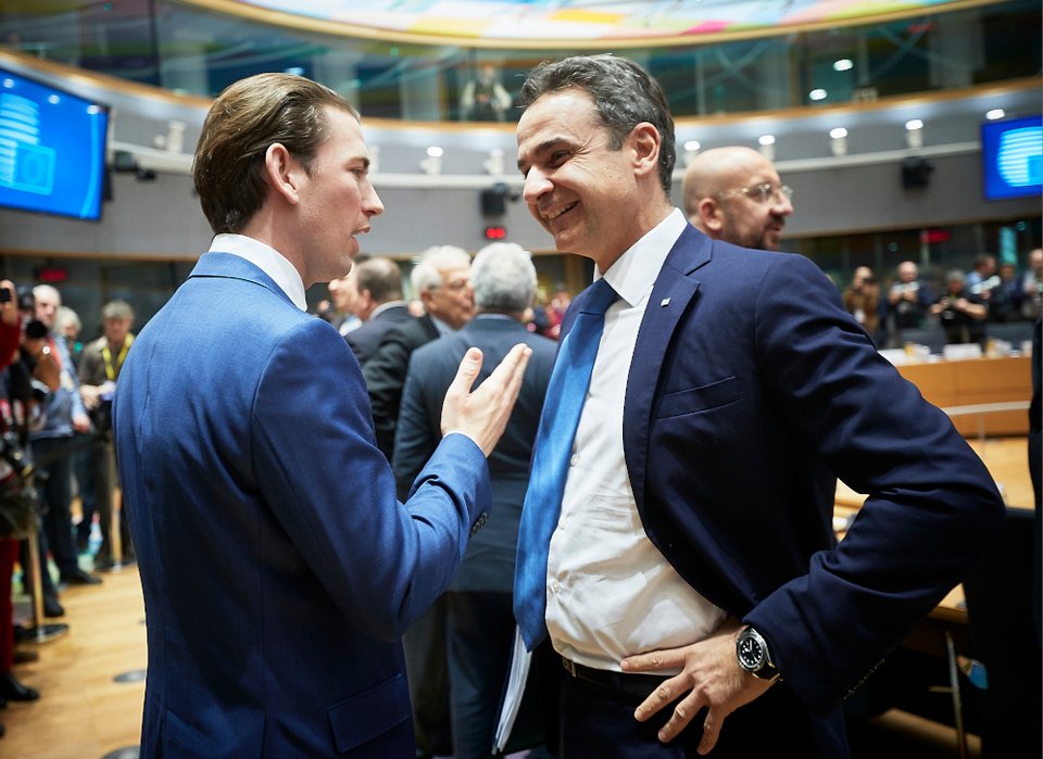 Ο Σεμπάστιαν Κουρτς με τον Κυριάκο Μητσοτάκη -Φωτογραφία: © European Union