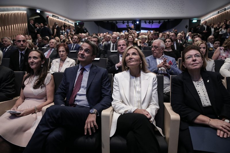 Μητσοτακης, σύζυγος, μενδώνη