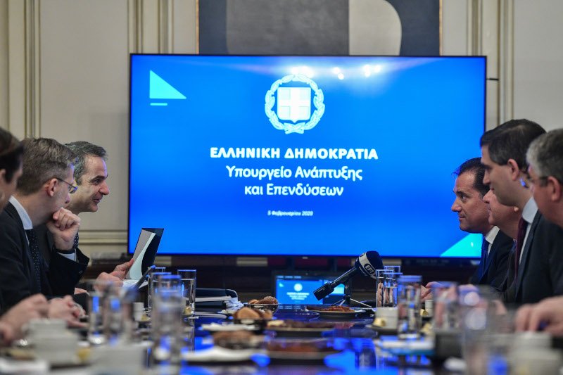 Συνάντηση του πρωθυπουργού με την ηγεσία του υπουργείου Ανάπτυξης