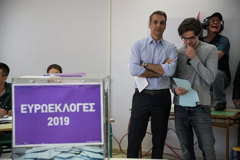 Κυριάκος Μητσοτάκης και Κωνσταντίνος Μητσοτάκης στην κάλπη εκλογές 2019