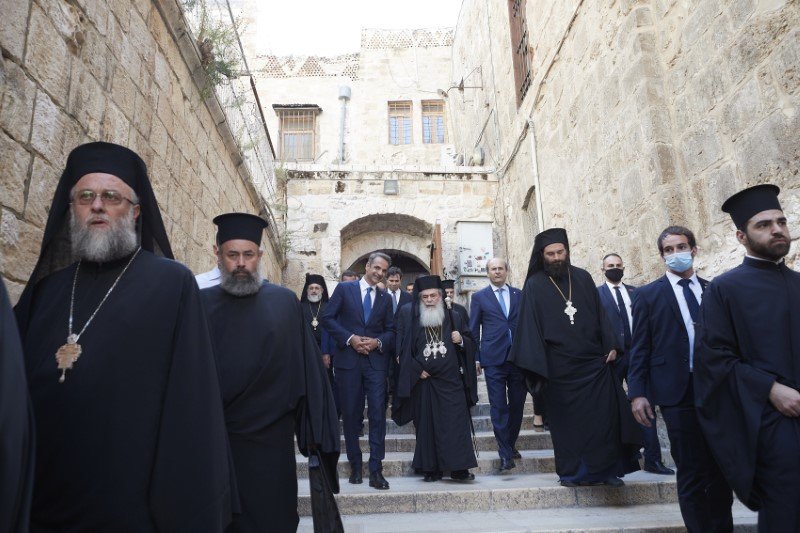 Ο Ελληνας πρωθυπουργός με τον Πατριάρχη Ιεροσολύμων -Φωτογραφία: ΓτΠ/Δημήτρης Παπαμήτσος