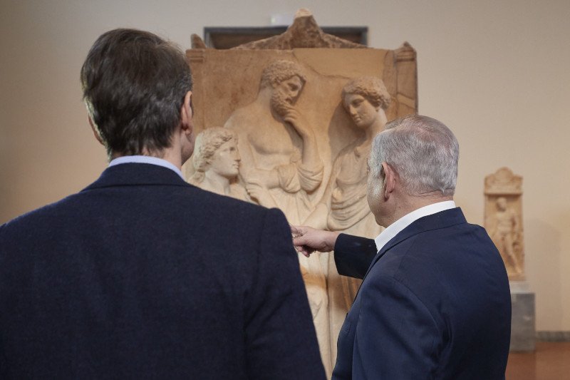 Ο Ισραηλινός πρωθυπουργός μαζί με τον Κυριάκο Μητσοτάκη στο Αρχαιολογικό Μουσείο