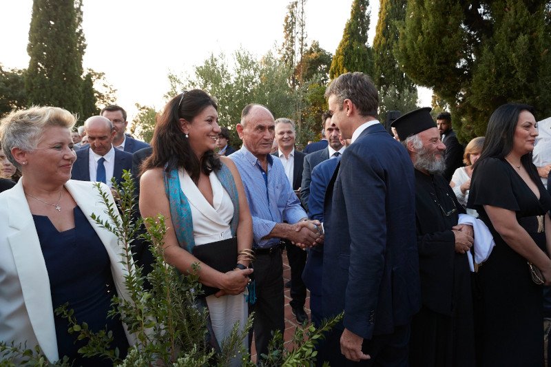 Ο Κυριάκος Μητσοτάκης βρέθηκε στην Καρδαμύλη για τα εγκαίνια της οικίας του Πάτρικ Λι Φέρμορ