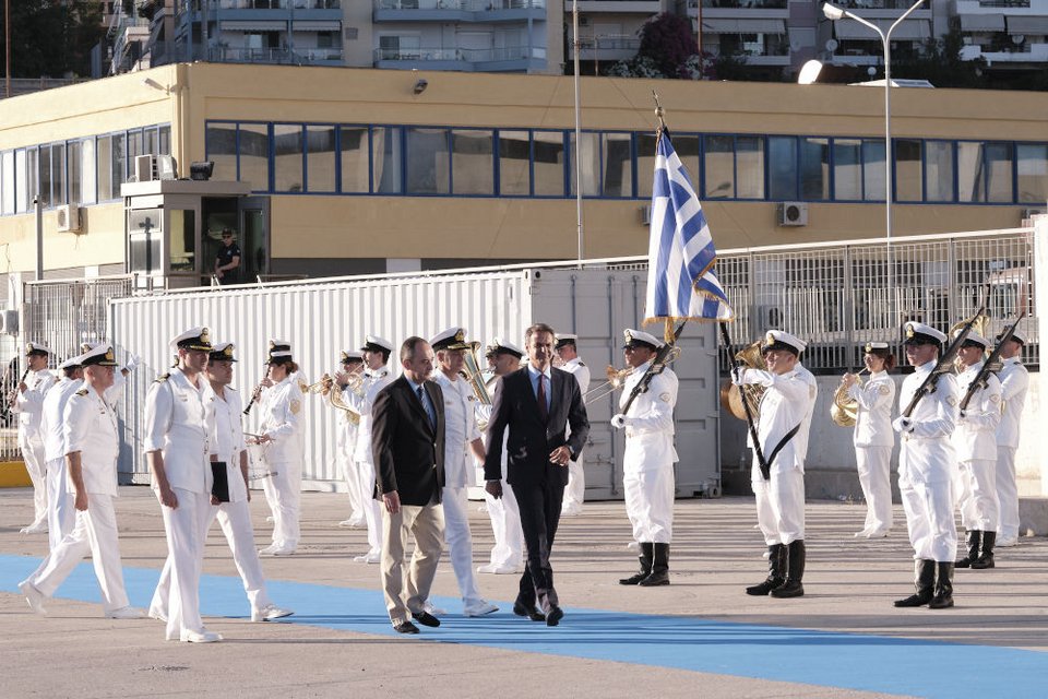 Ο Κυριάκος Μητσοτάκης μαζί με τον υπουργό Ναυτιλίας Γιάννη Πλακιωτάκη