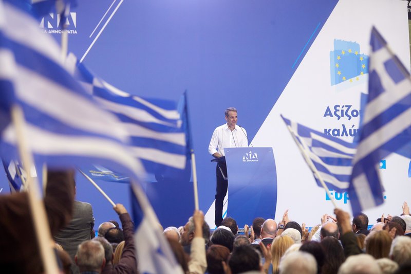 Ο Κυριάκος Μητσοτάκης απευθύνει ομιλία στην Πάτρα