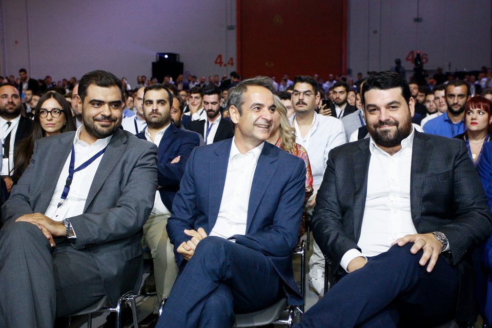 Ο Κυριάκος Μητσοτάκης με τον Παύλο Μαρινάκη και τον Κώστα Δέρβο