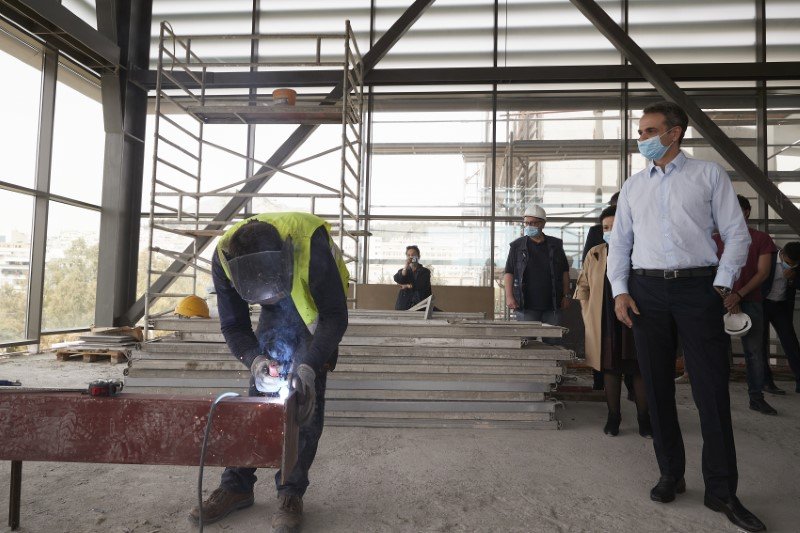 Ο Κ. Μητσοτάκης ξεναγείται στις εργασίες επέκτασης της Εθνικής Πινακοθήκης-Φωτογραφία: ΓτΠ/Δημήτρης Παπαμήτσος