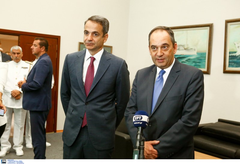 Μητσοτάκης Παλακιωτάκης μικρόφωνο