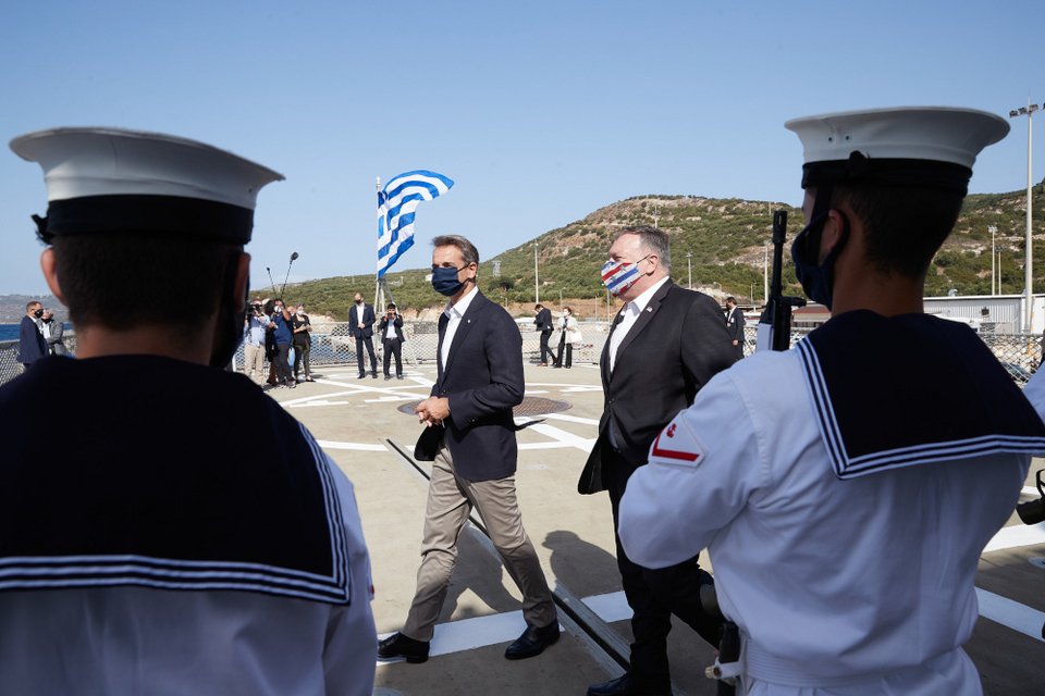 Πομπέο και Μητσοτάκης σε υποδοχή του Ναυτικού στην Σούδα