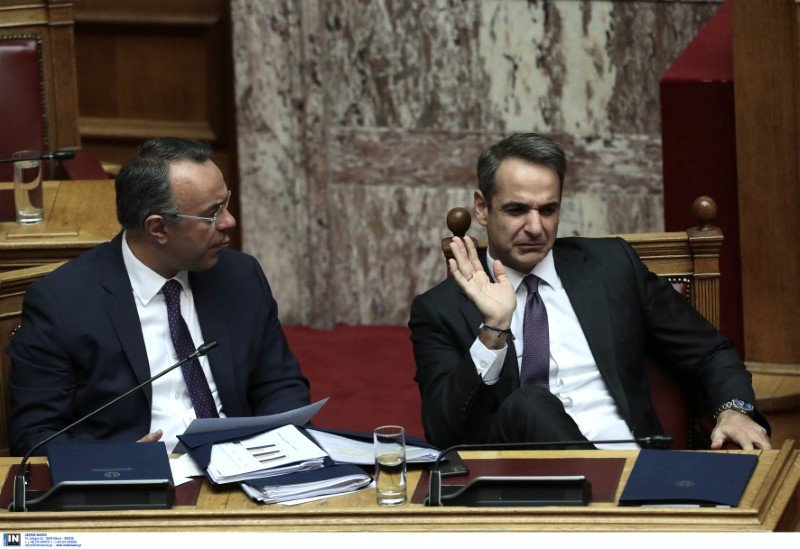 Ο πρωθυπουργός Κυριάκος Μητσοτάκης με τον υπ. Οικονομικών Χρ. Σταϊκούρα 