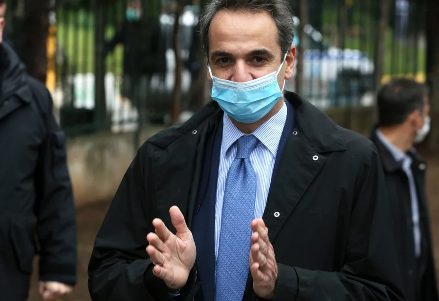 Ο πρωθυπουργός Κυριάκος Μητσοτάκης φορώντας μάσκα επισκέφθηκε το νοσοκομείο Σωτηρία