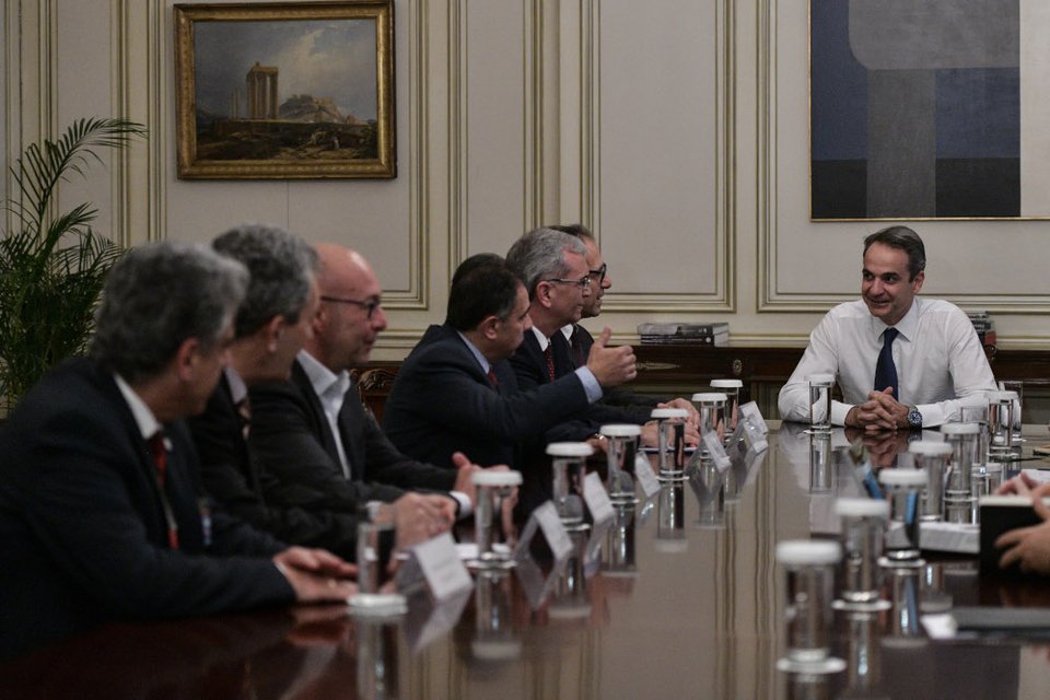 Συνάντηση Μητσοτάκη με αυτοδιοικητικά στελέχη των νησιών του ΒΑ Αιγαίου στο Μαξίμου -Φωτογραφία: Eurokinissi
