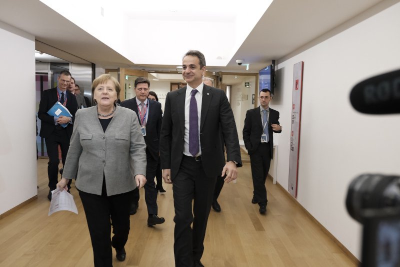 Ο Ελληνας πρωθυπουργός Κυριάκος Μητσοτάκης με την Ανγκελα Μέρκελ
