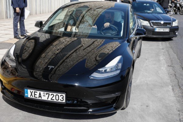 Ο Κυριάκος Μητσοτάκης με τελευταίας τεχνολογίας ηλεκτροκίνητο Tesla -Οδήγησε ο ίδιος  [εικόνες] -Φωτογραφία: EUROKINISSI/ΓΙΩΡΓΟΣ ΚΟΝΤΑΡΙΝΗΣ