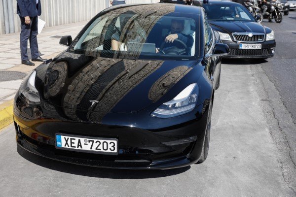 Ο Κυριάκος Μητσοτάκης με τελευταίας τεχνολογίας ηλεκτροκίνητο Tesla -Οδήγησε ο ίδιος  [εικόνες] -Φωτογραφία: EUROKINISSI/ΓΙΩΡΓΟΣ ΚΟΝΤΑΡΙΝΗΣ